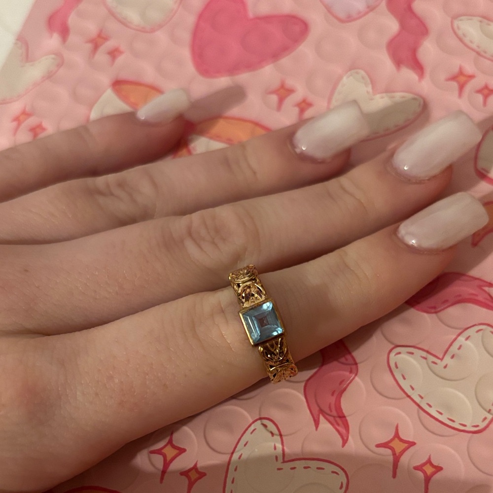 Elegant Gold and Blue Women's Ring